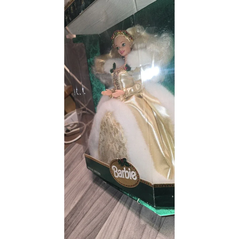 1994 MATTEL BARBIE HAPPY HOLIDAYS SPECIAL EDITION. VINTAGE BARBIE DOLL
